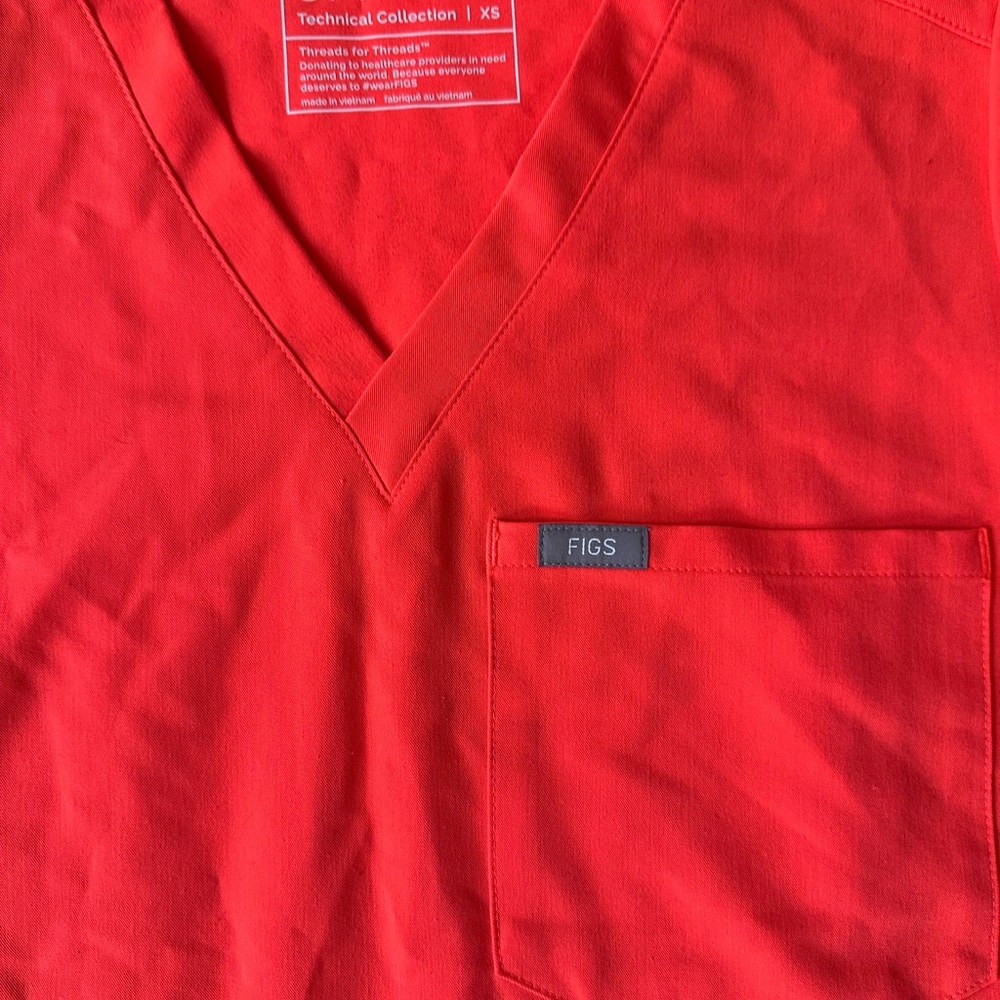 FIGS “Fiery Coral Catarina” One-Pocket Scrubs Top - Picture 5 of 5